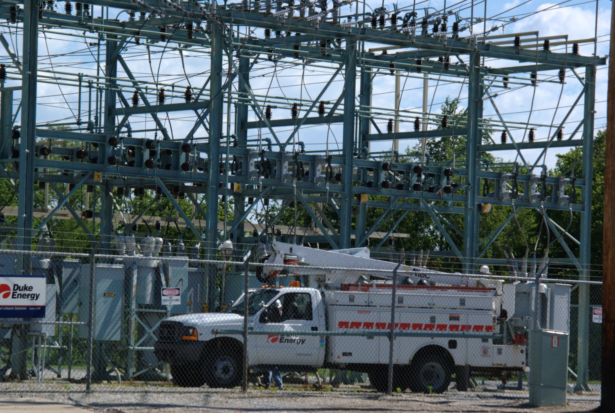 Duke Energy tops profit, revenue estimates on rate recovery, weather boost