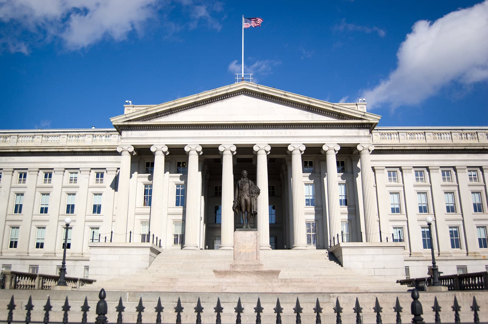 10-Year Yields at 4.8% Restore Bond Buffer After 2022 Devastation