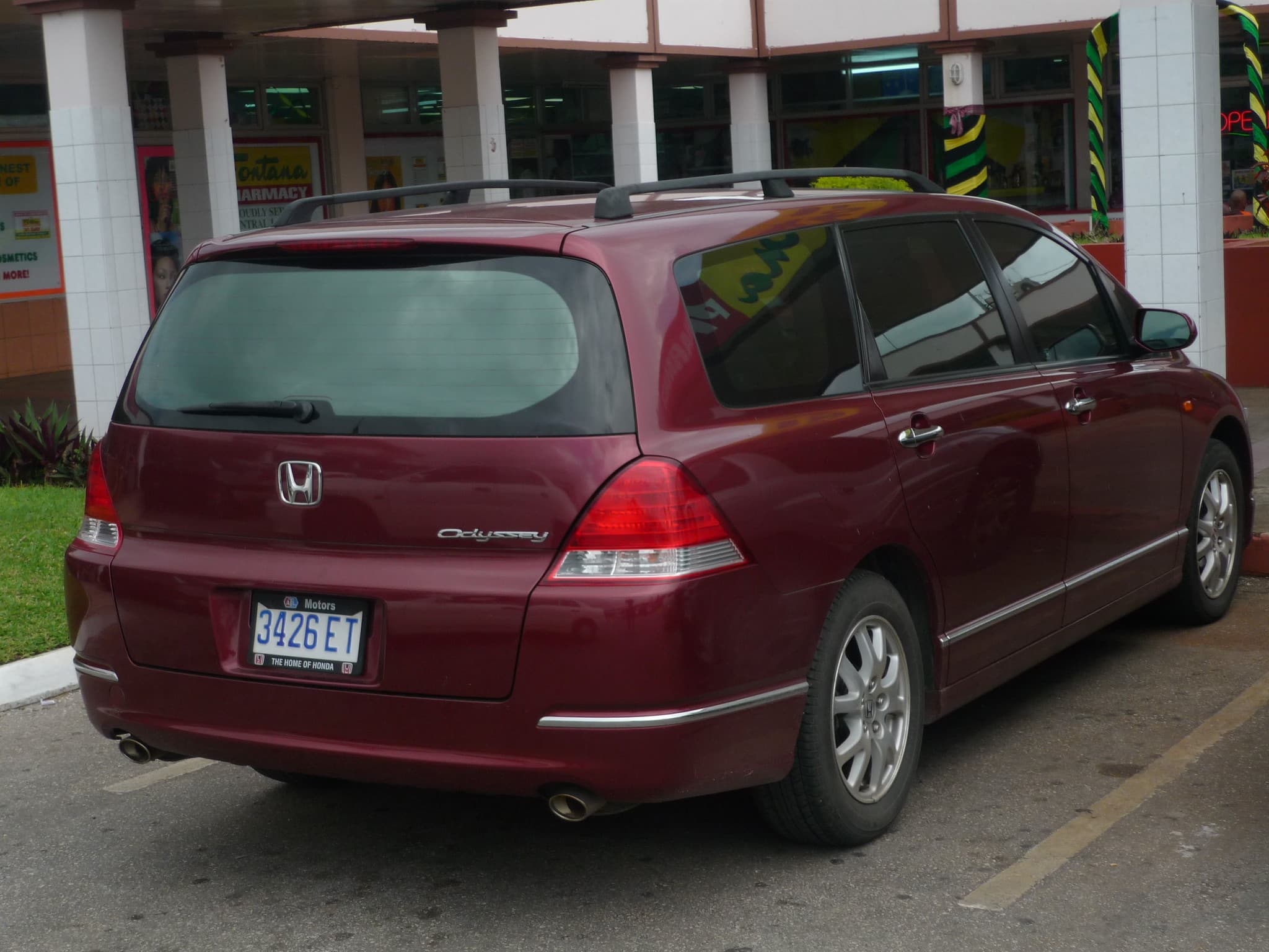 Honda, Toyota Minivans Surge as Price-Conscious Families Flee SUVs