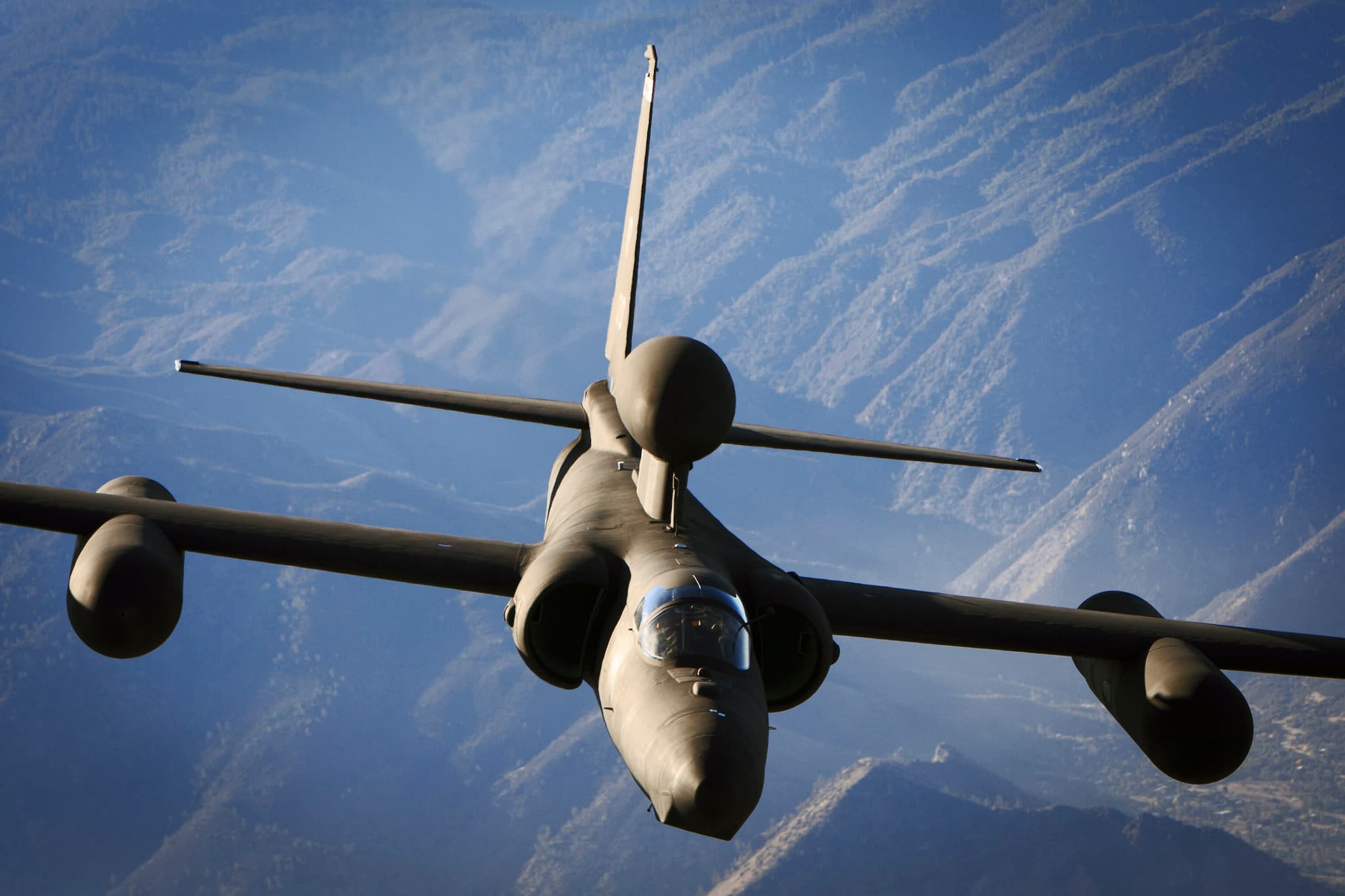 Lockheed Martin, Raytheon Are Core Holdings as Defense Budgets Hit Record Highs