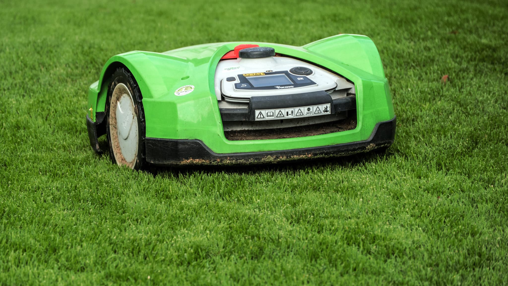 Robotic Mowers Eye Recurring Revenue in $5B Landscaping Market