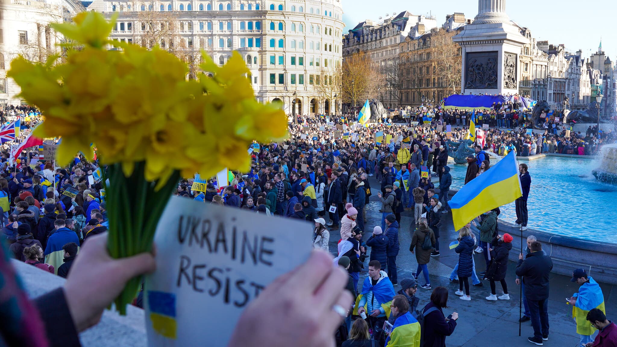 Ukraine Combat Escalation Triggers Safe-Haven Bid in Treasuries