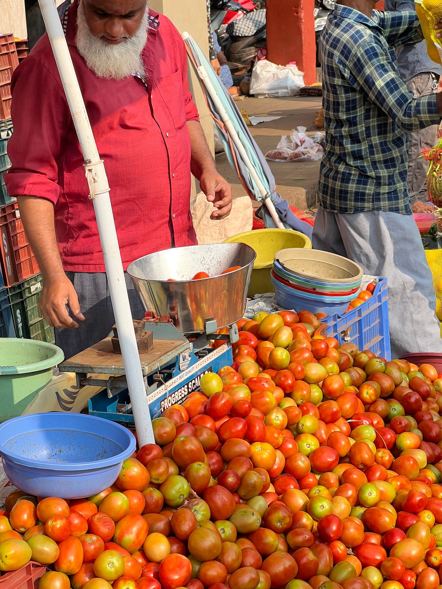 Why BLTs and salad just got more expensive — tariffs, war send tomato prices soaring