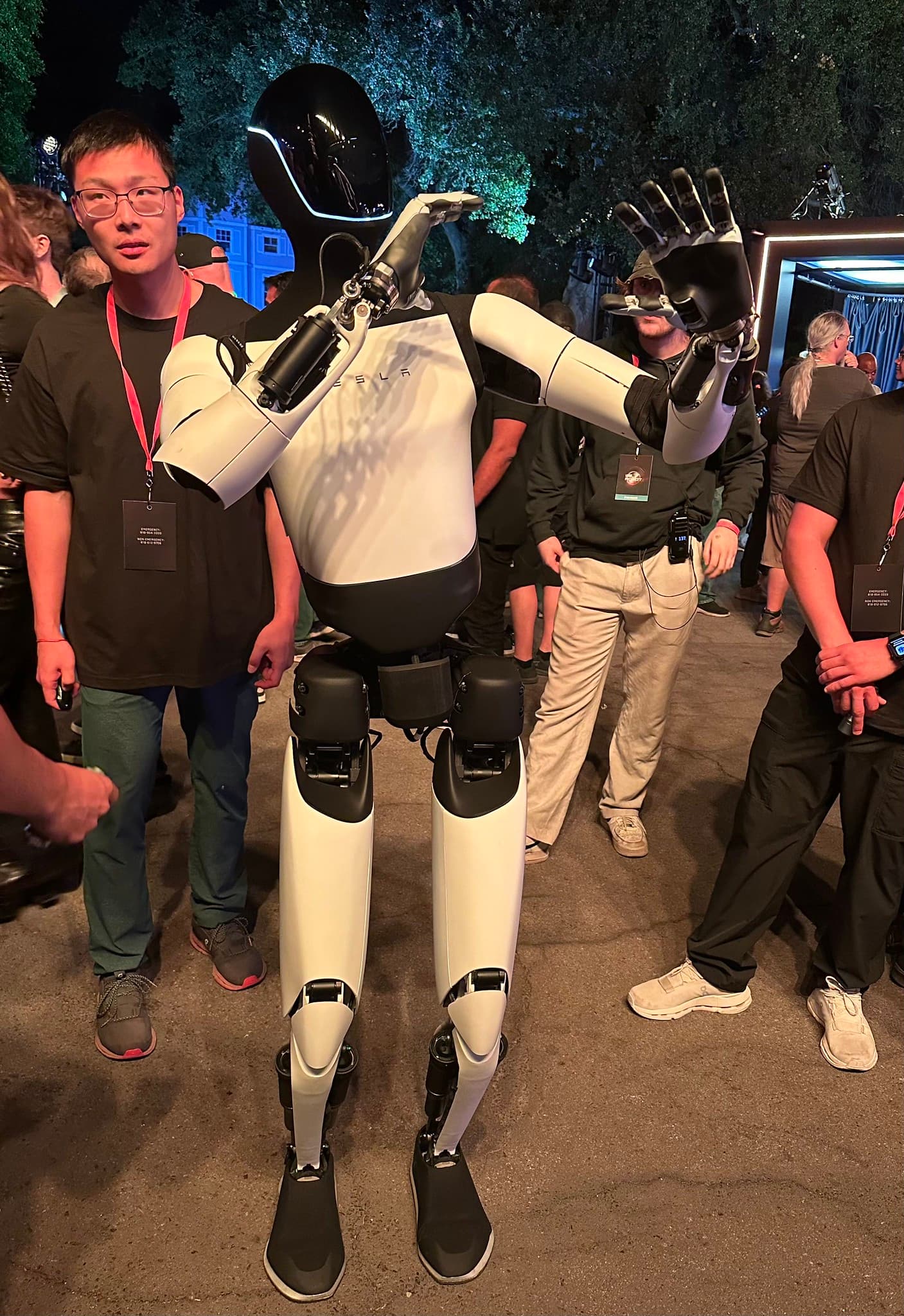 AI Humanoid Demo Drives Capital to Decentralized Compute and Metaverse Tokens