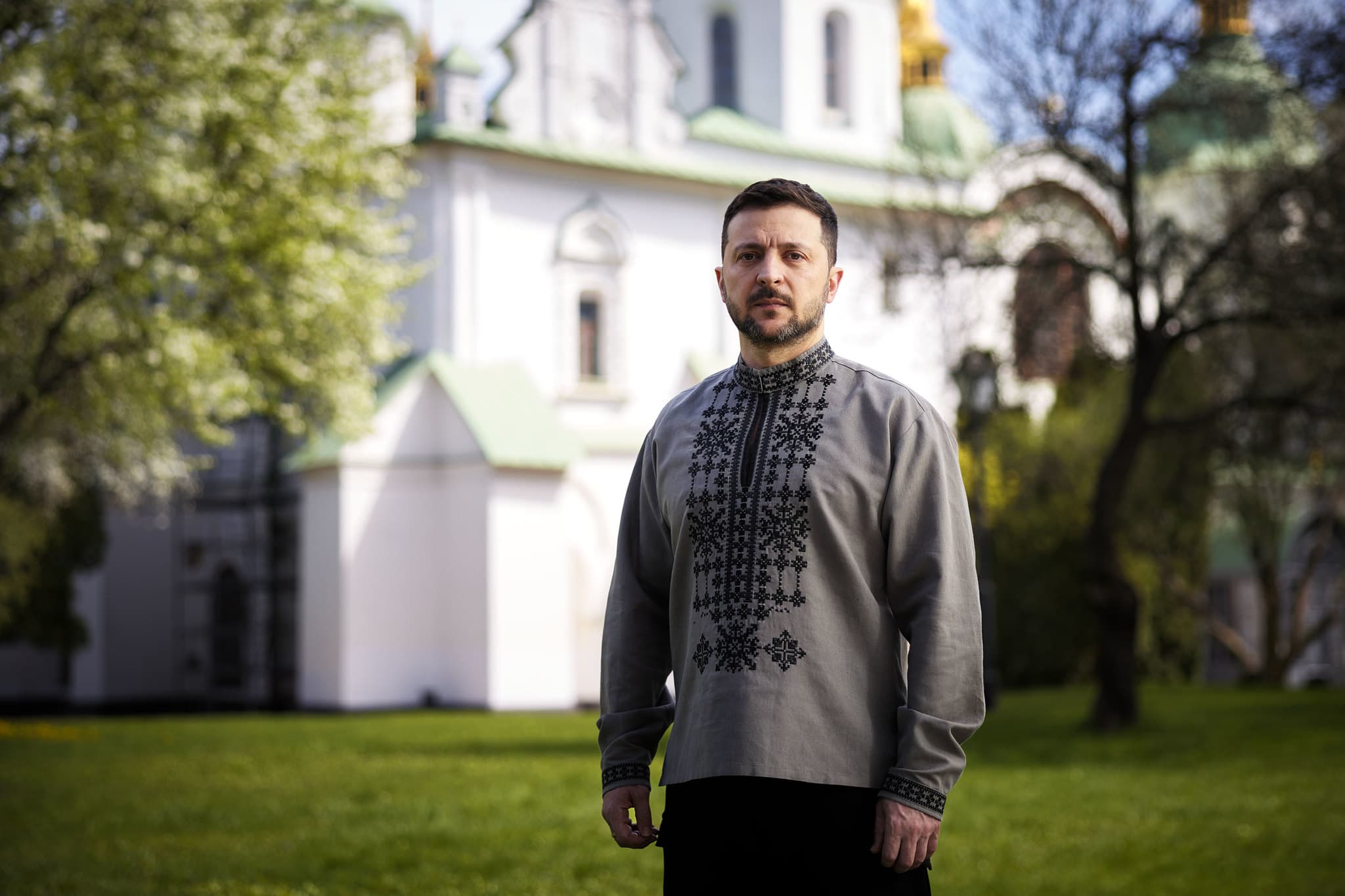 One killed in Ukraine despite Easter ceasefire, officials say