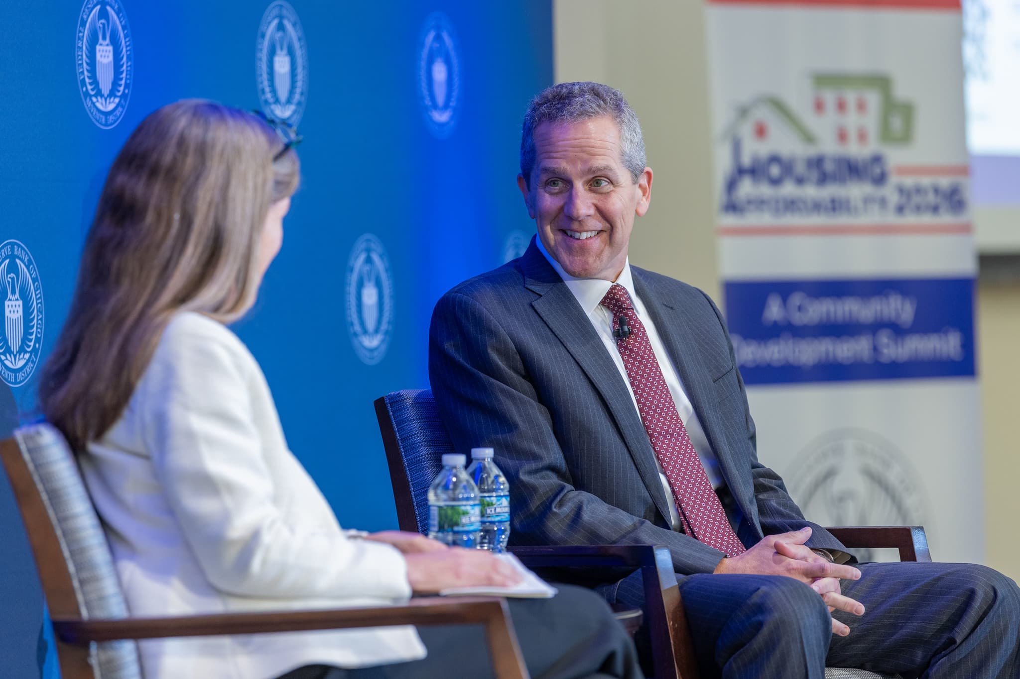Williams Shows No Rate Hike Urgency; Futures Price 85% Pause Odds