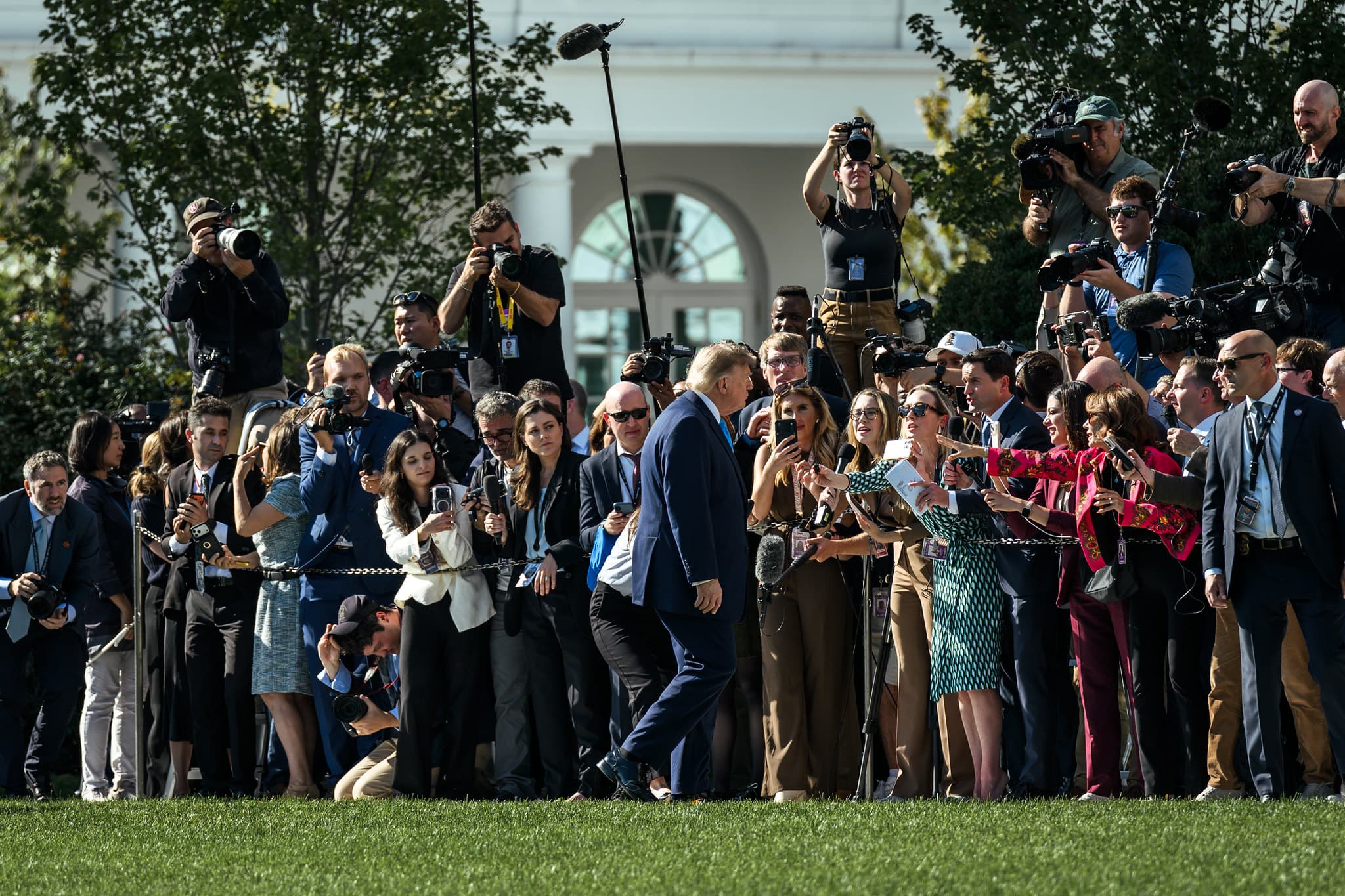 Trump Voters Split on Party Loyalty Ahead of 2026