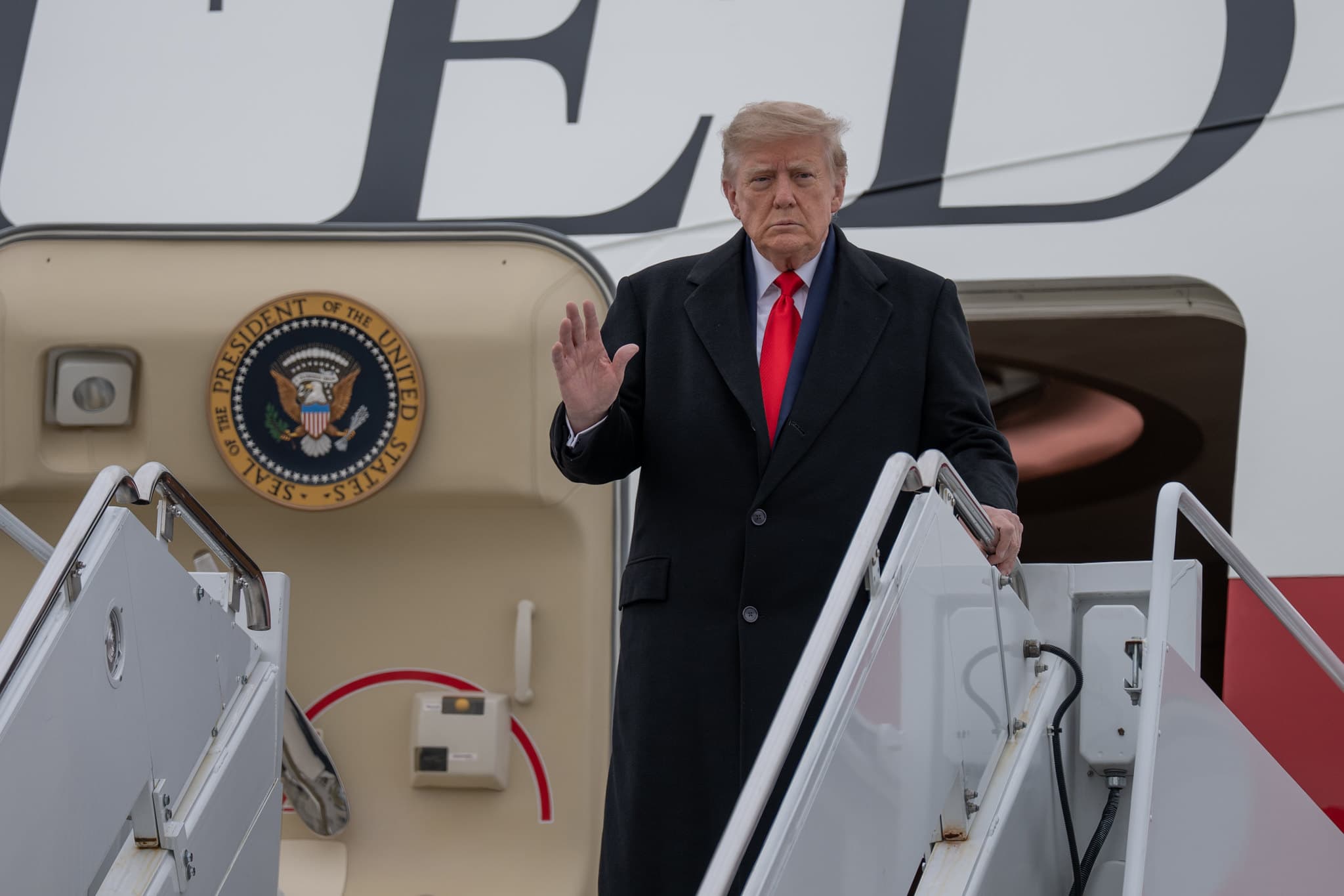 Trump's Midterm Presence Shapes GOP Electoral Strategy