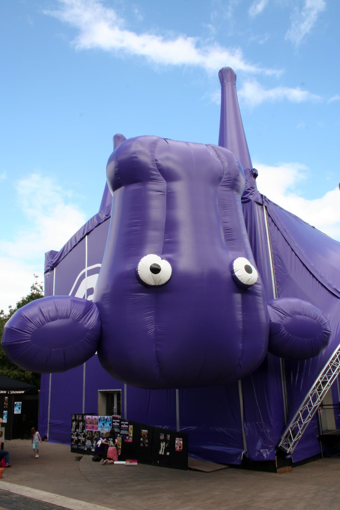 Edinburgh Festival Fringe Opens With More Than 4,200 Shows From 71 Countries
