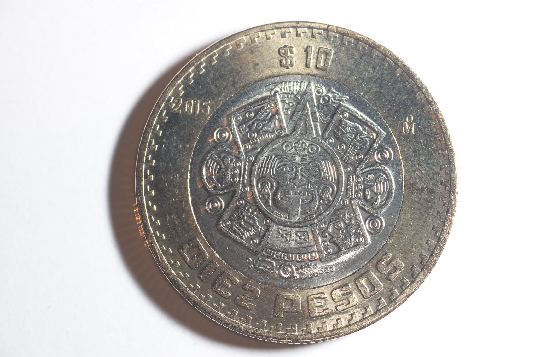 Mexico Peso Falls as Cartel-Linked Governor Resumes Office