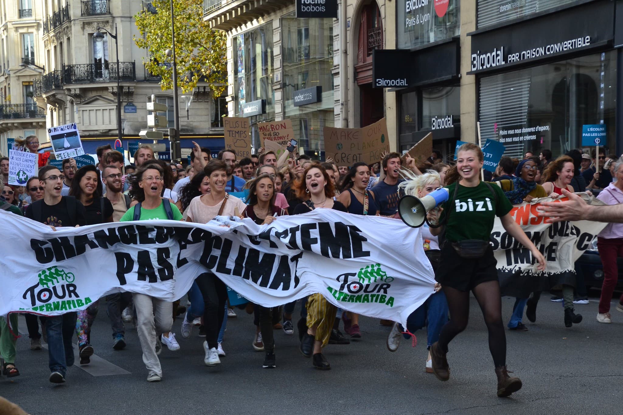 France Sees 200,000 March Against Government Policies