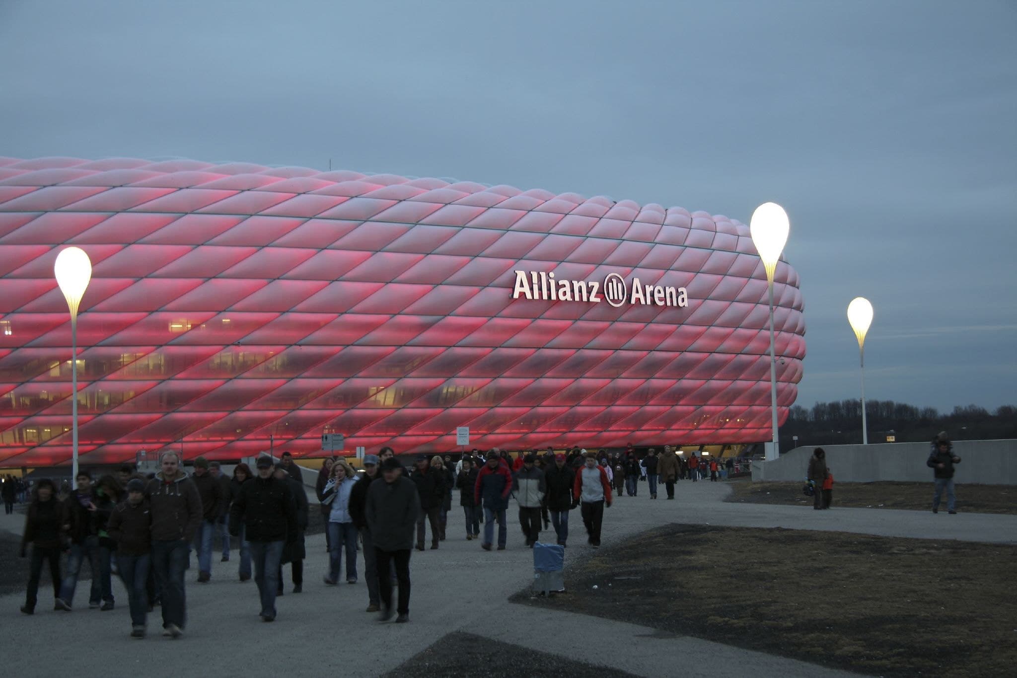 Olise Scores Hat-Trick in Bayern's 7-0 Rout of Union Berlin