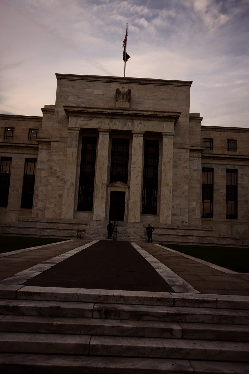 July Jobs Loss Shifts Fed Rate Outlook, Lifts U.S. Futures