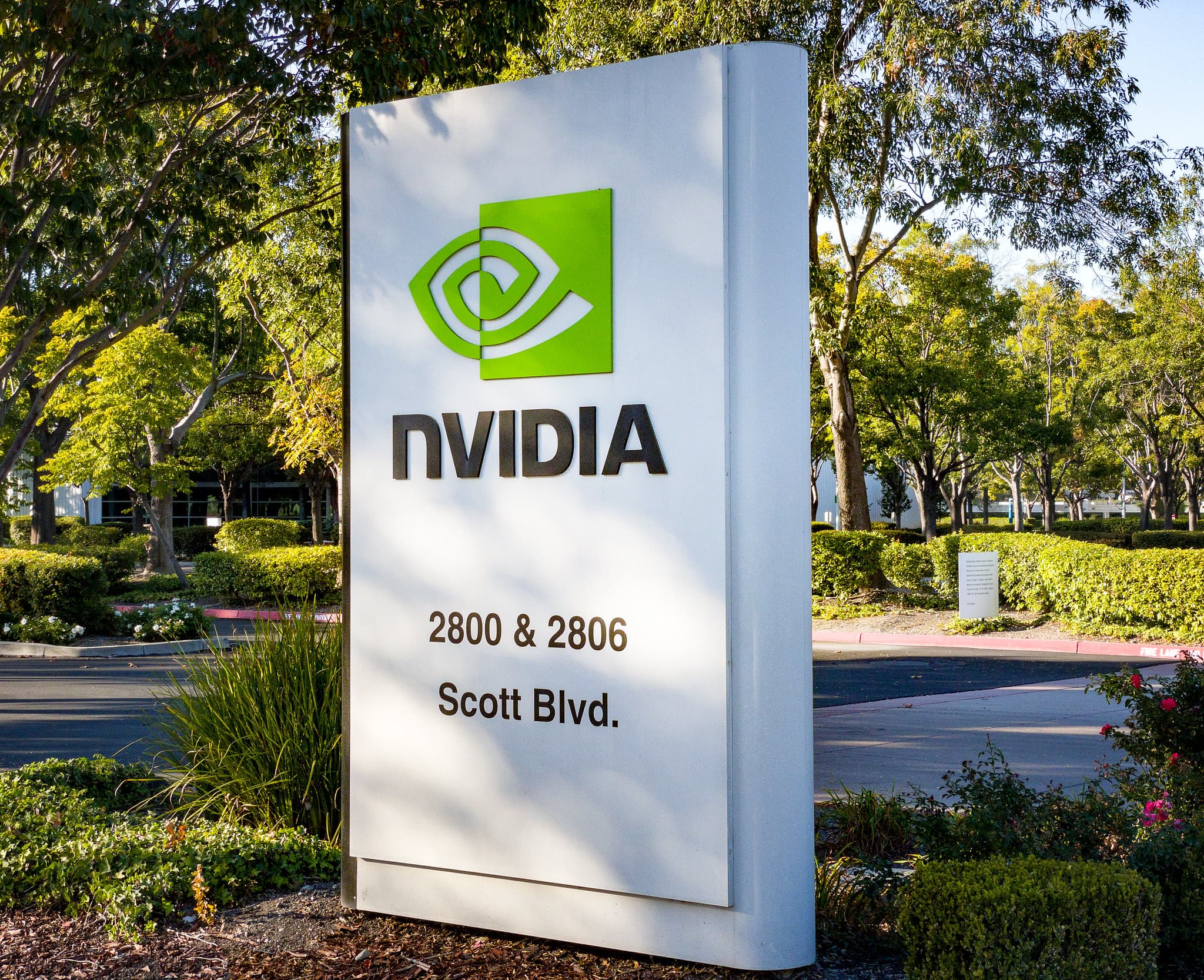 Nvidia, Tesla Lead $800 Billion U.S. Equity Sell-Off