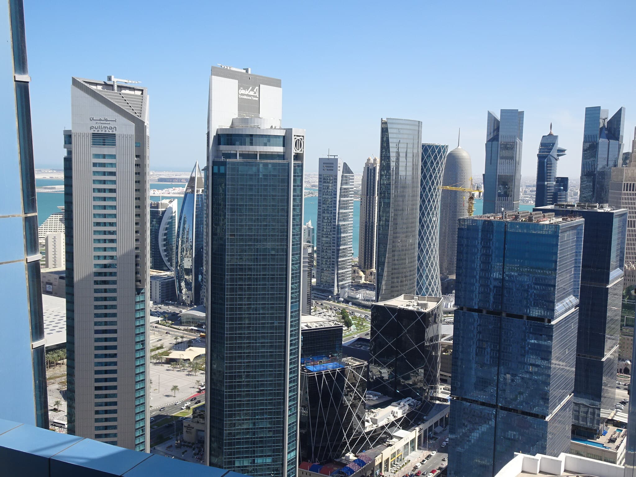 Qatar, UAE Officials Discuss De-escalation and Regional Ties