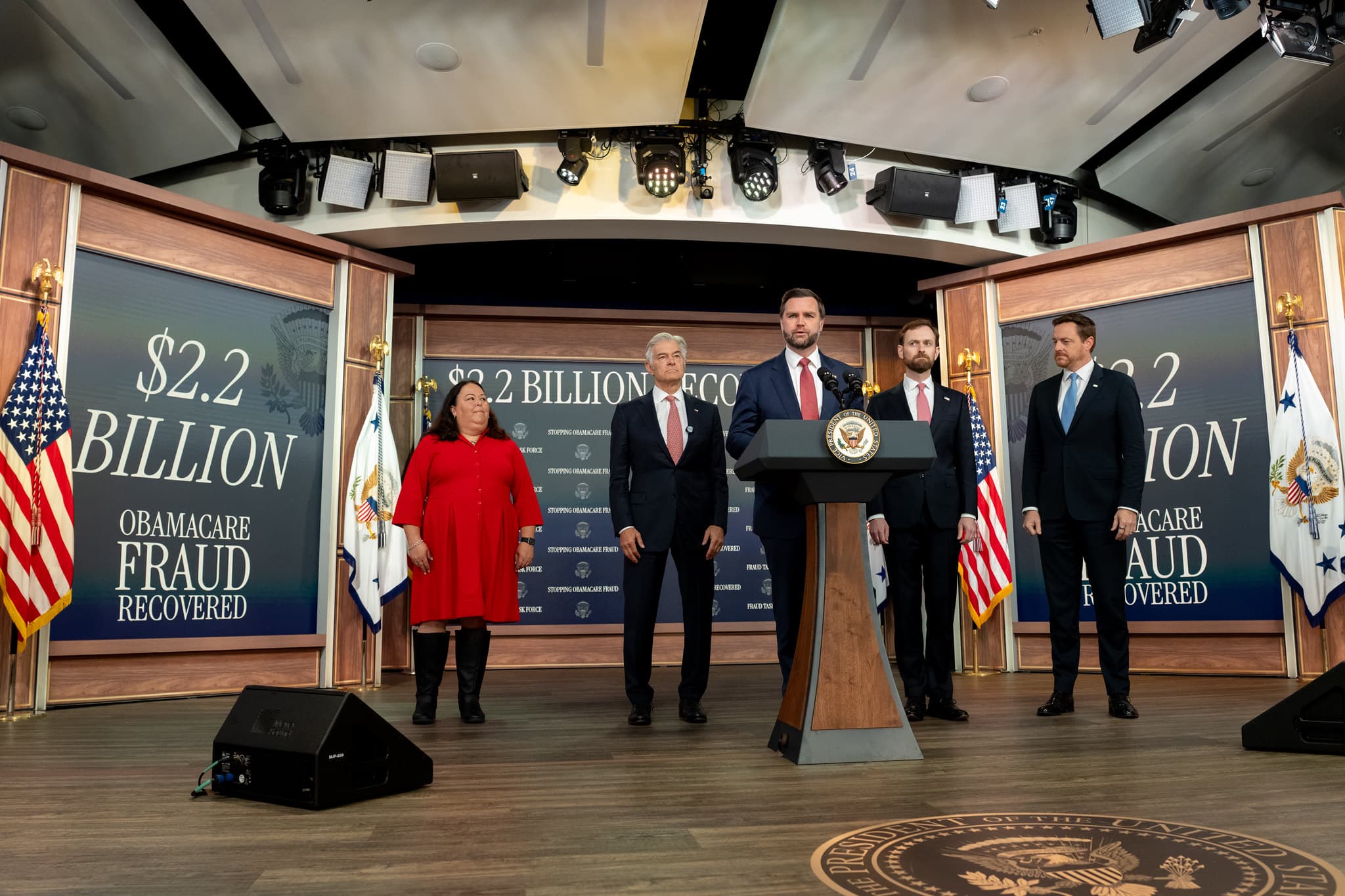 Casar Targets Vance's Tech Ties as 2028 Campaign Opens