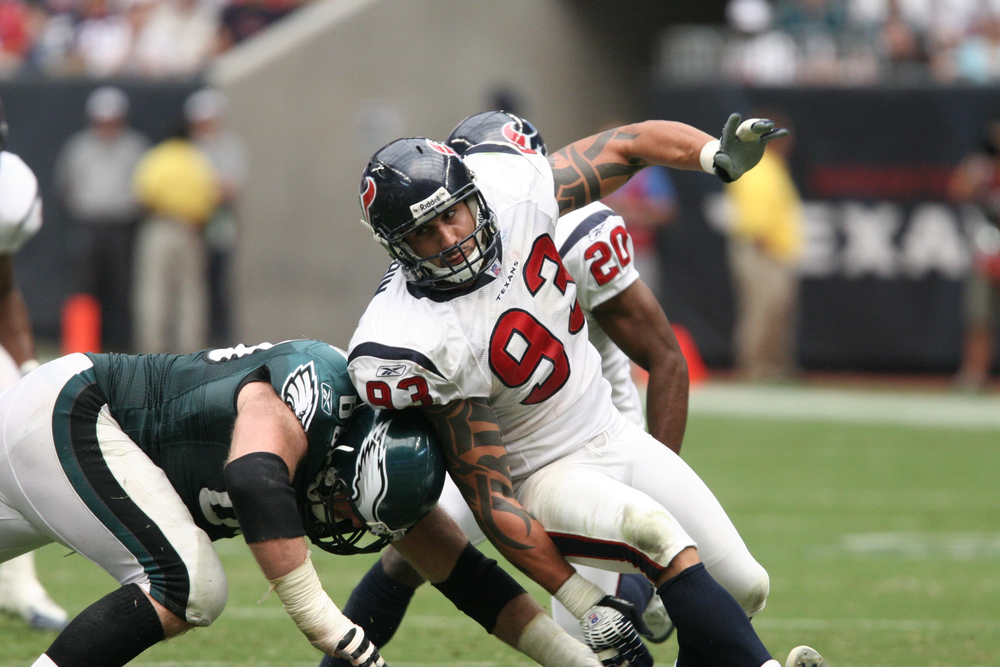 Texans Re-Sign Jadeveon Clowney on One-Year Deal Worth Up to $8 Million