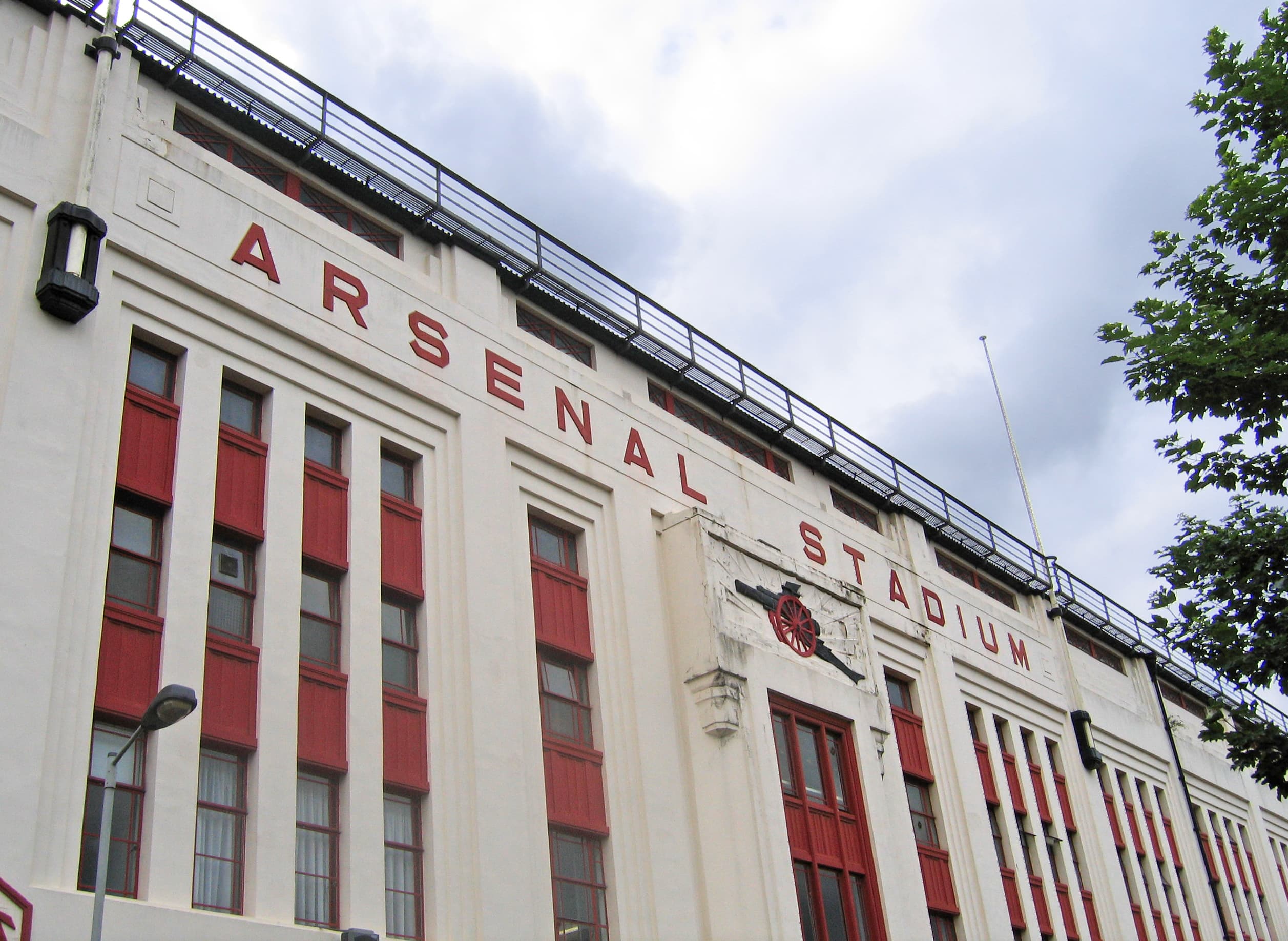 Arsenal Pursues Guimaraes to Ease Rice Workload
