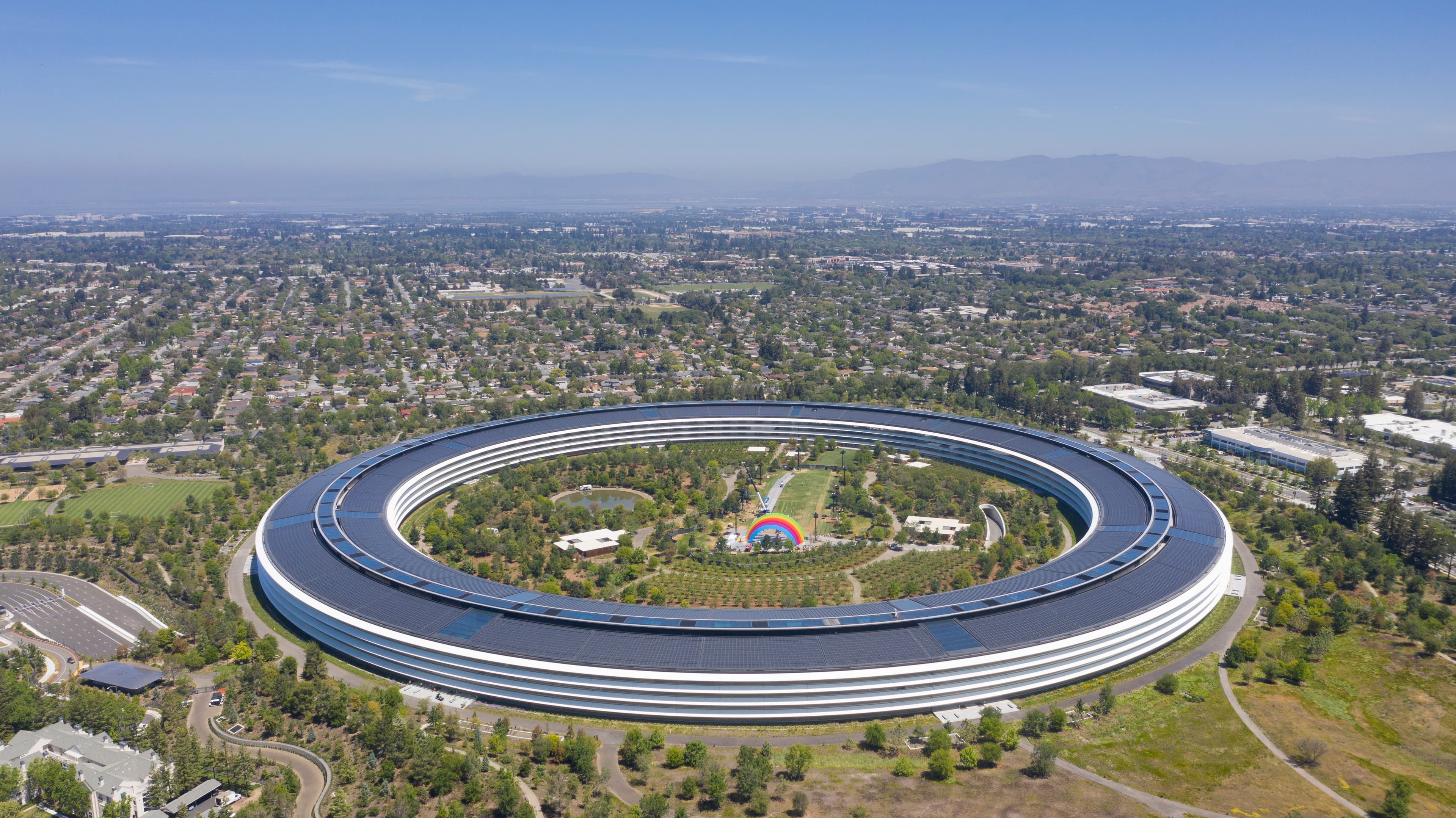 Apple's Dividend Runway: 13% Earnings Growth Supports Aggressive Payout Expansion